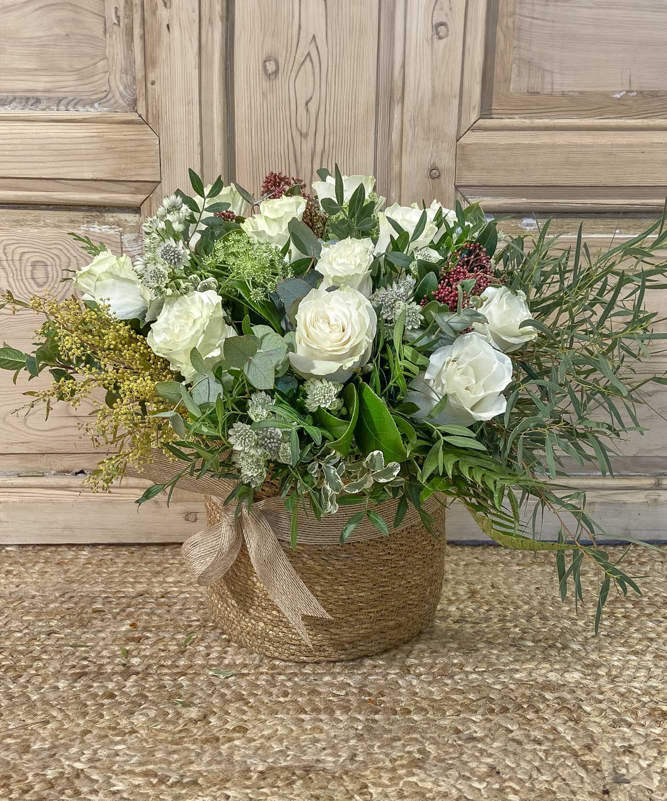 Exeter, Cesto de Rosas blancas